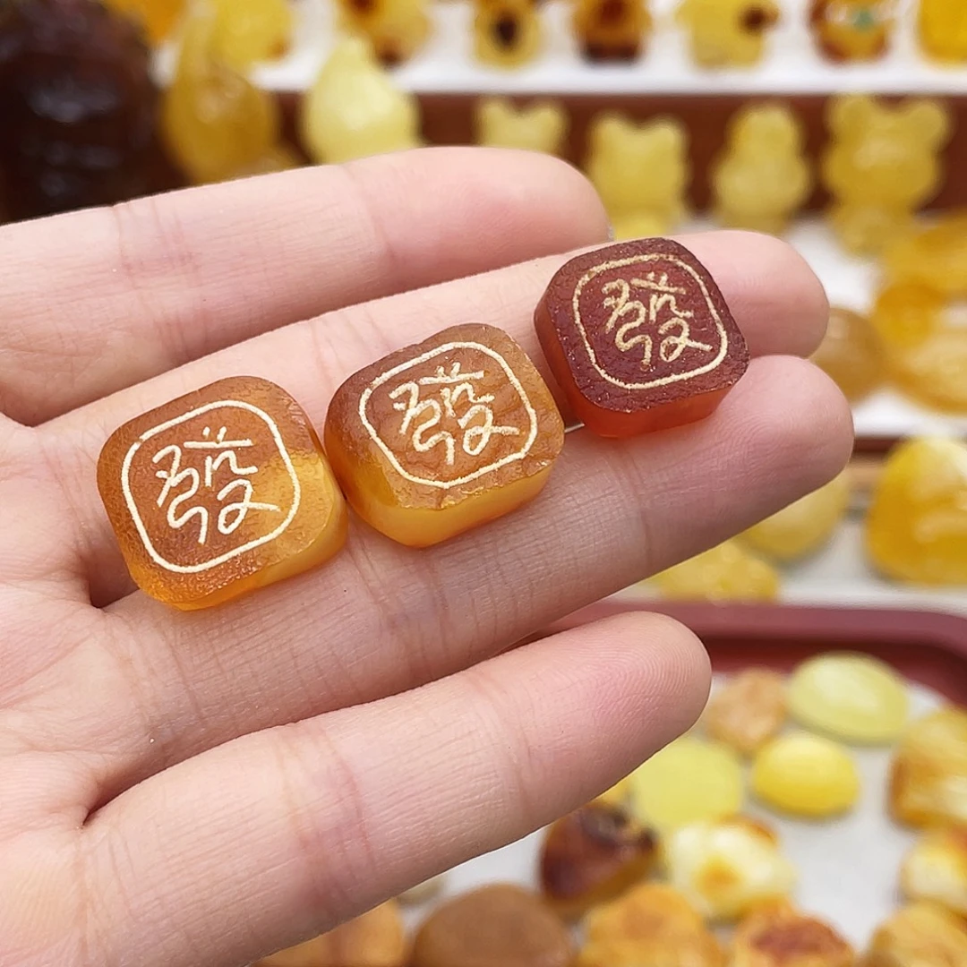 路***路琥珀吊坠(赠链)未镶嵌