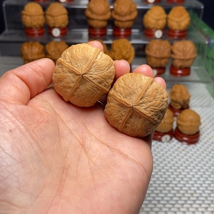 文玩核桃把件18玲珑骰子
