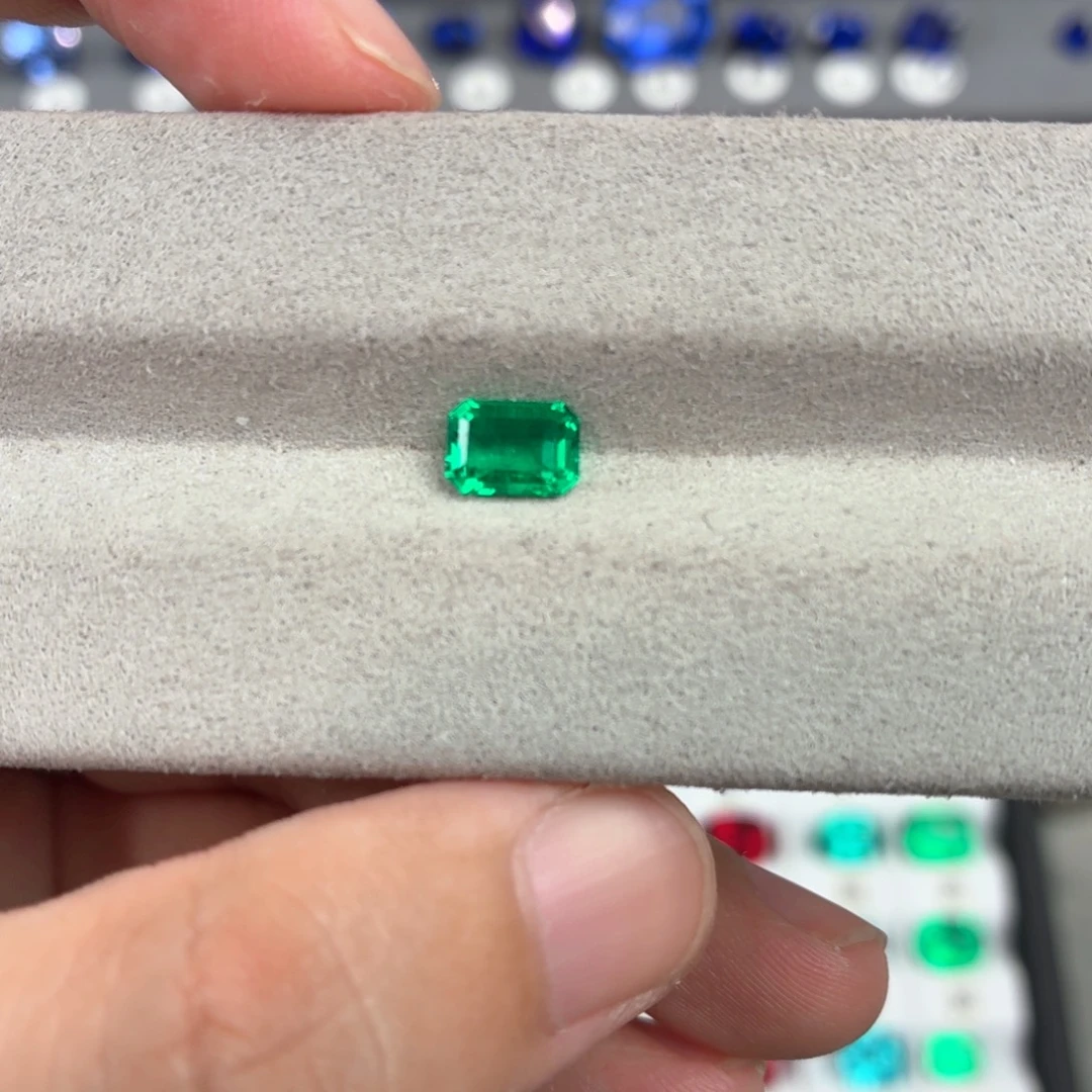 …***小裸石合成（培育）祖母绿0.88ct