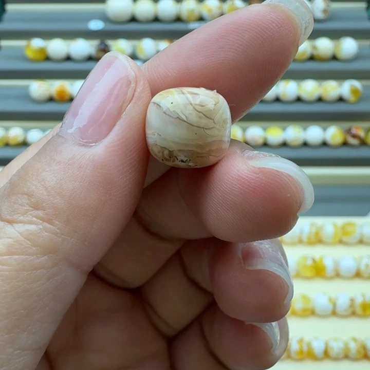 裸石琥珀未镶嵌12加老型沁色
