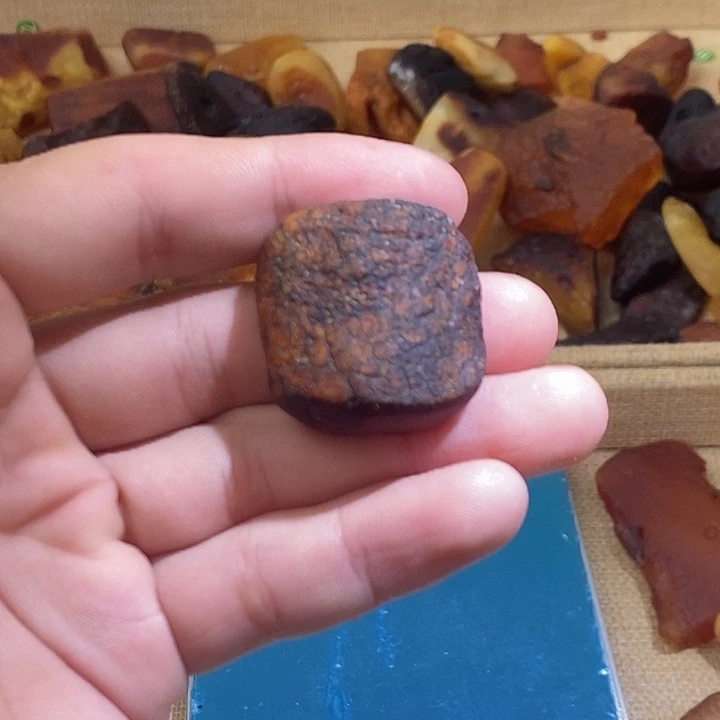 琥珀未镶嵌裸石方牌