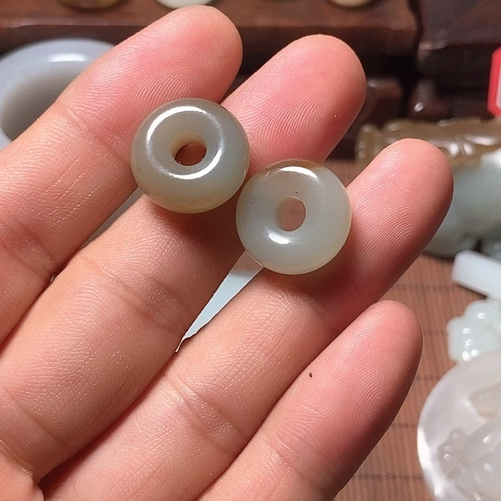 没***数和田玉（糖玉）未镶嵌挂件