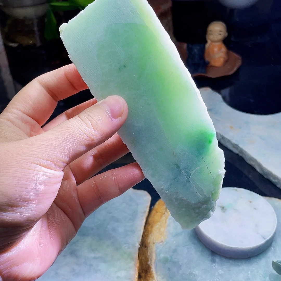 翡翠未镶嵌颈饰毛料39