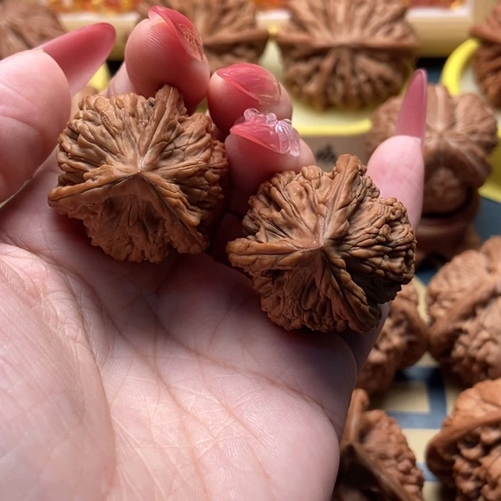 把件文玩核桃麦穗虎头奔全品 32