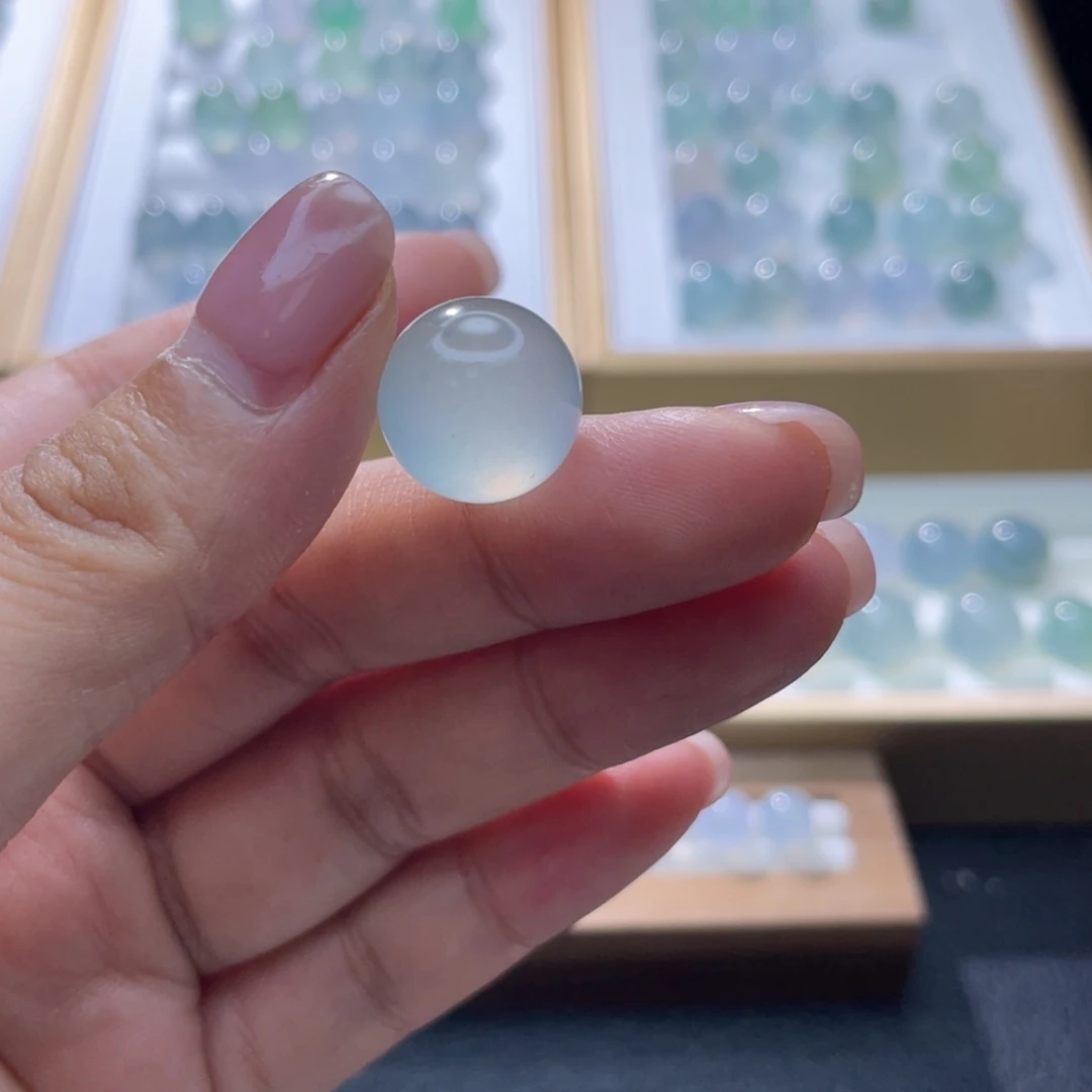 翡翠未镶嵌颈饰卡14.3