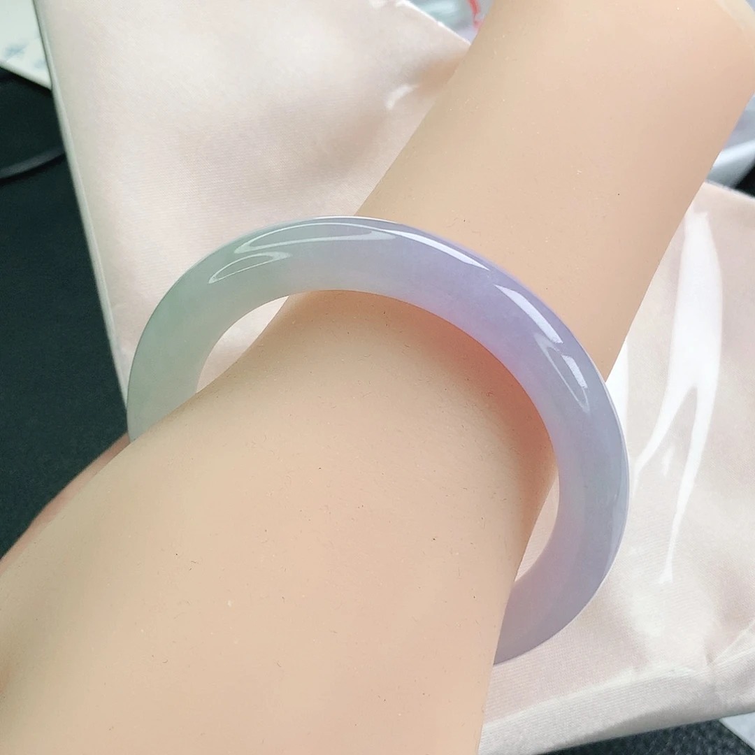 翡翠手镯未镶嵌57圈