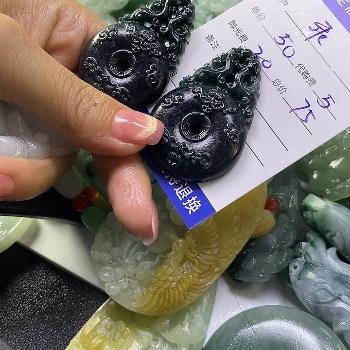 兔***乖未镶嵌定制翡翠毛货23