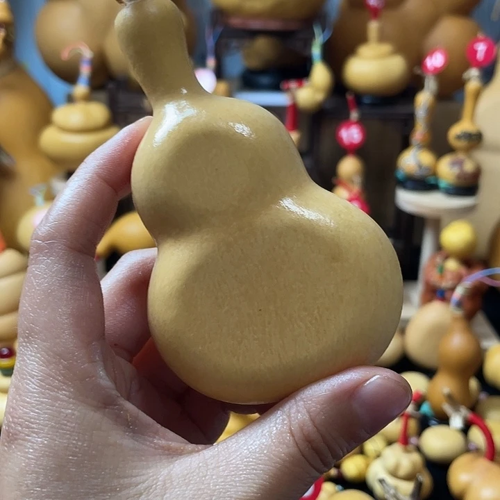 超***1葫芦丝老师在讲台前讲