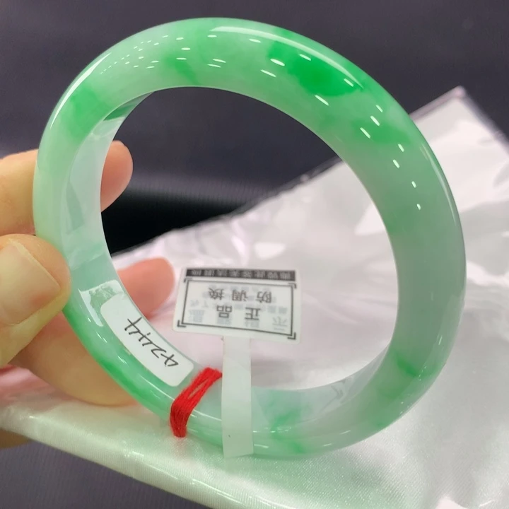 翡翠未镶嵌手镯正圈57