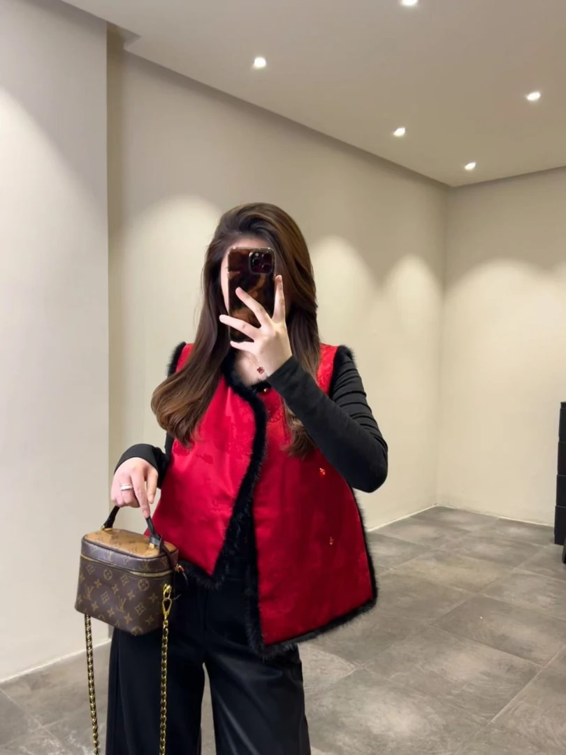 欧货 时髦百搭真毛设计（中国红）马甲