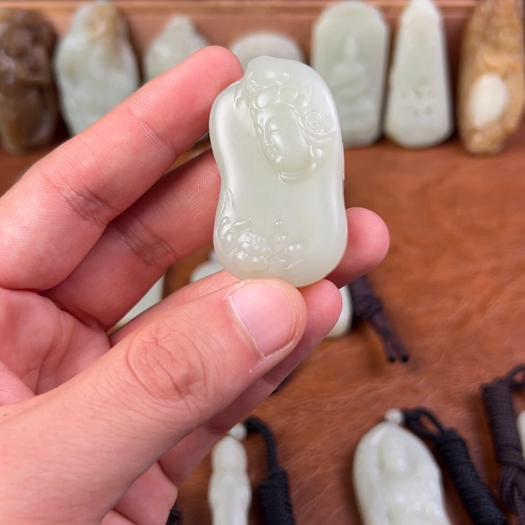 和田玉（青白玉）未镶嵌颈饰