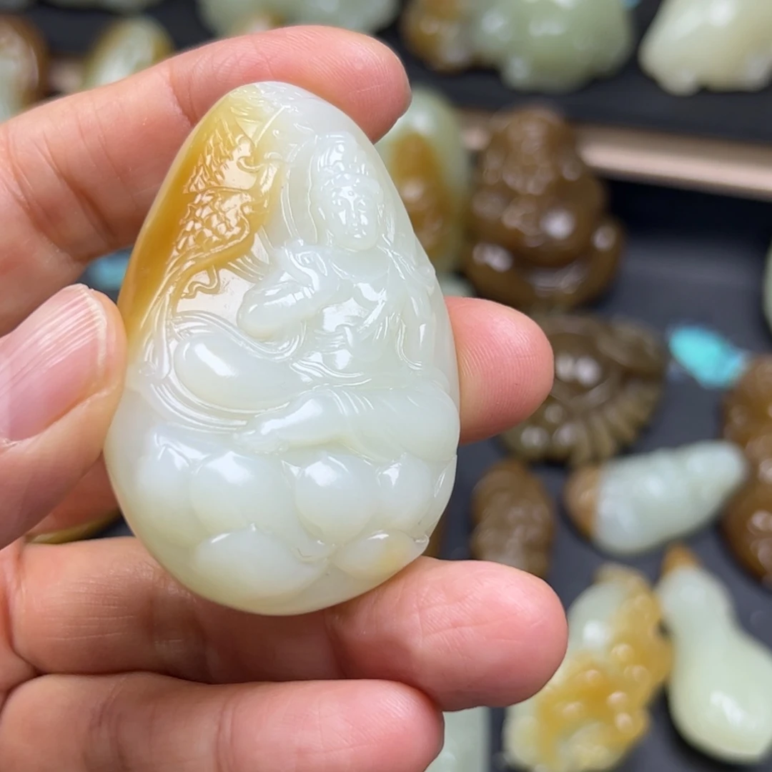 X***H和田玉（糖玉）未镶嵌颈饰