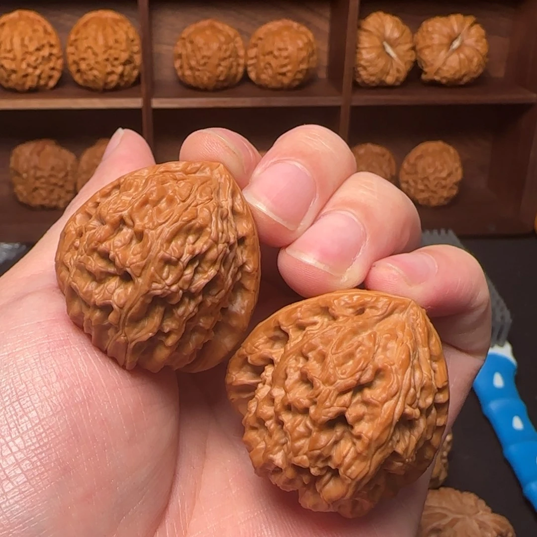 文玩核桃把件三角白37