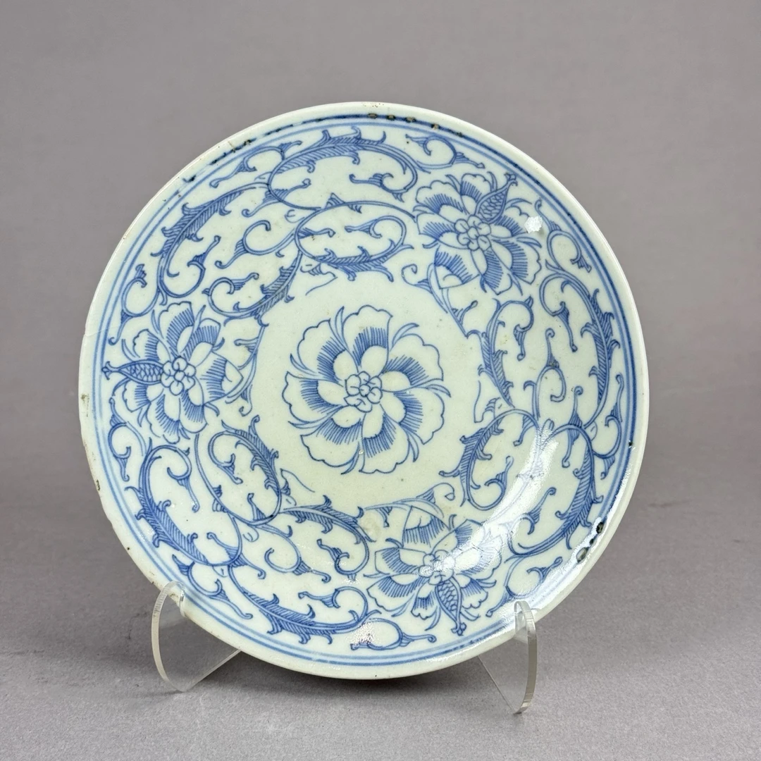 A1542青花缠枝花卉纹小碟