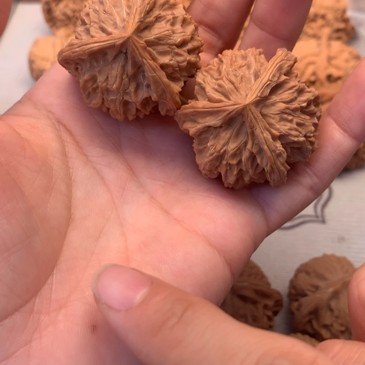 文玩核桃把件盘山三棱39