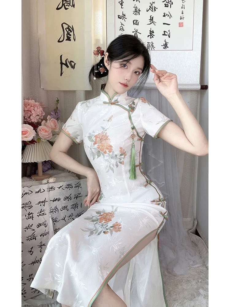 0930  米色  暗竹 花扣【菊花】绿边  旗袍