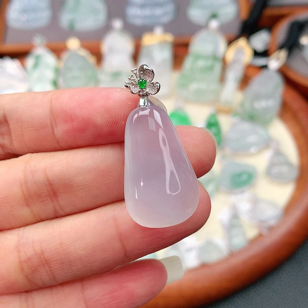 颈饰18K金镶嵌翡翠福瓜