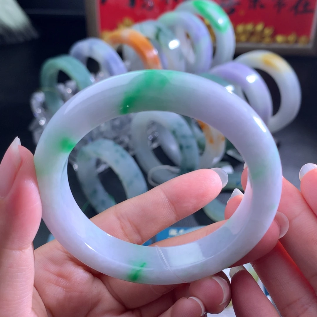 定制翡翠未镶嵌翡翠手镯