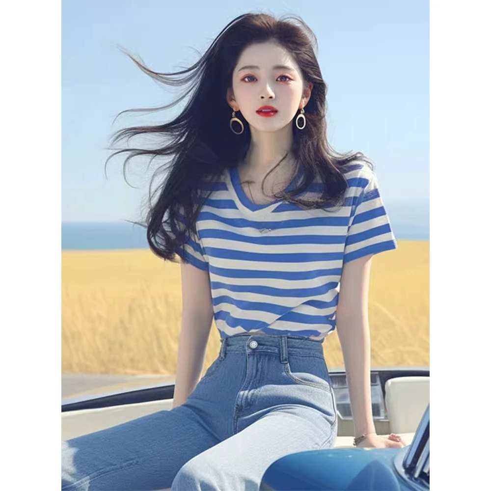 v领条纹修身上衣夏季2025年新款漂亮小衫超看看宽松时尚短袖T恤女