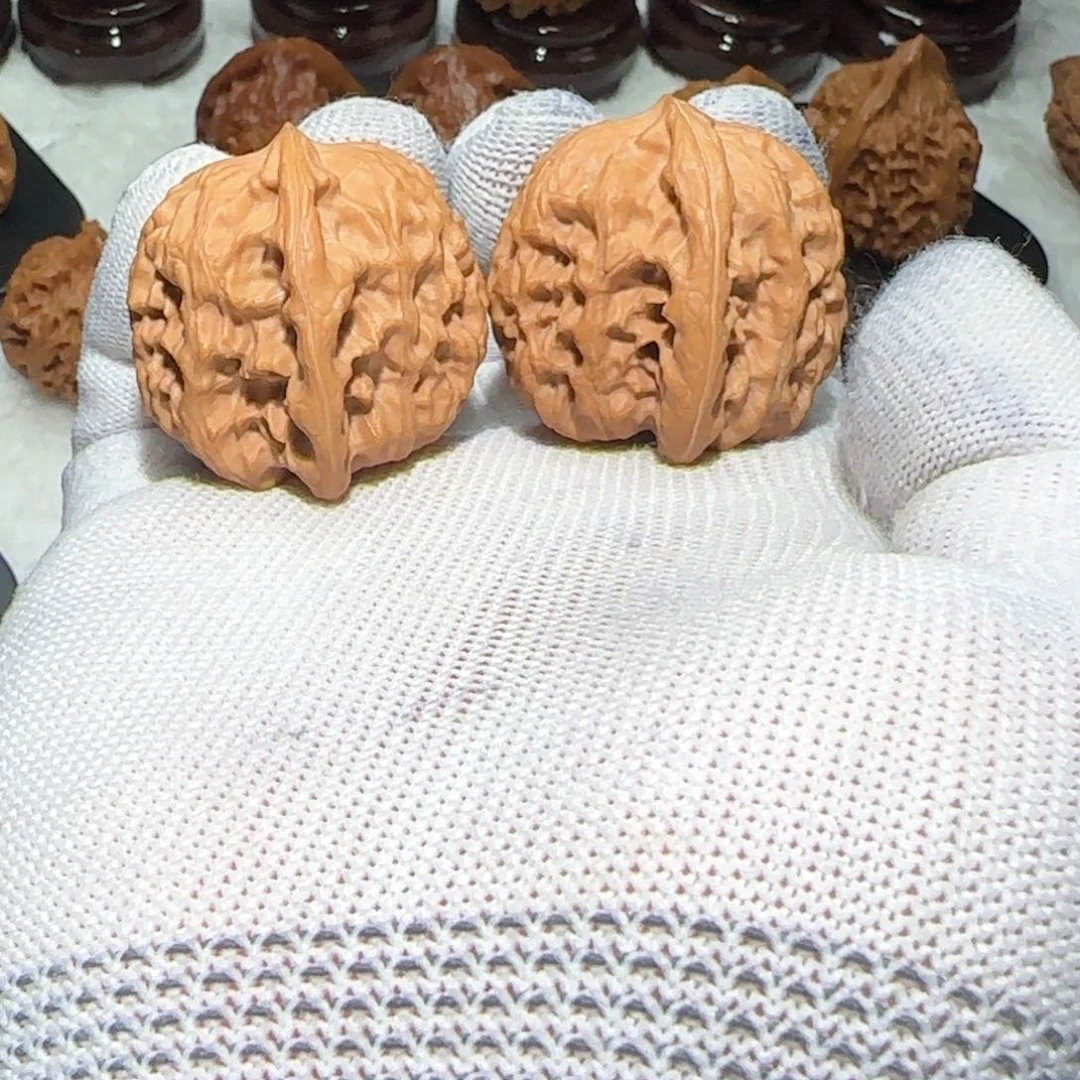 芳***竹文玩核桃吊坠野狼