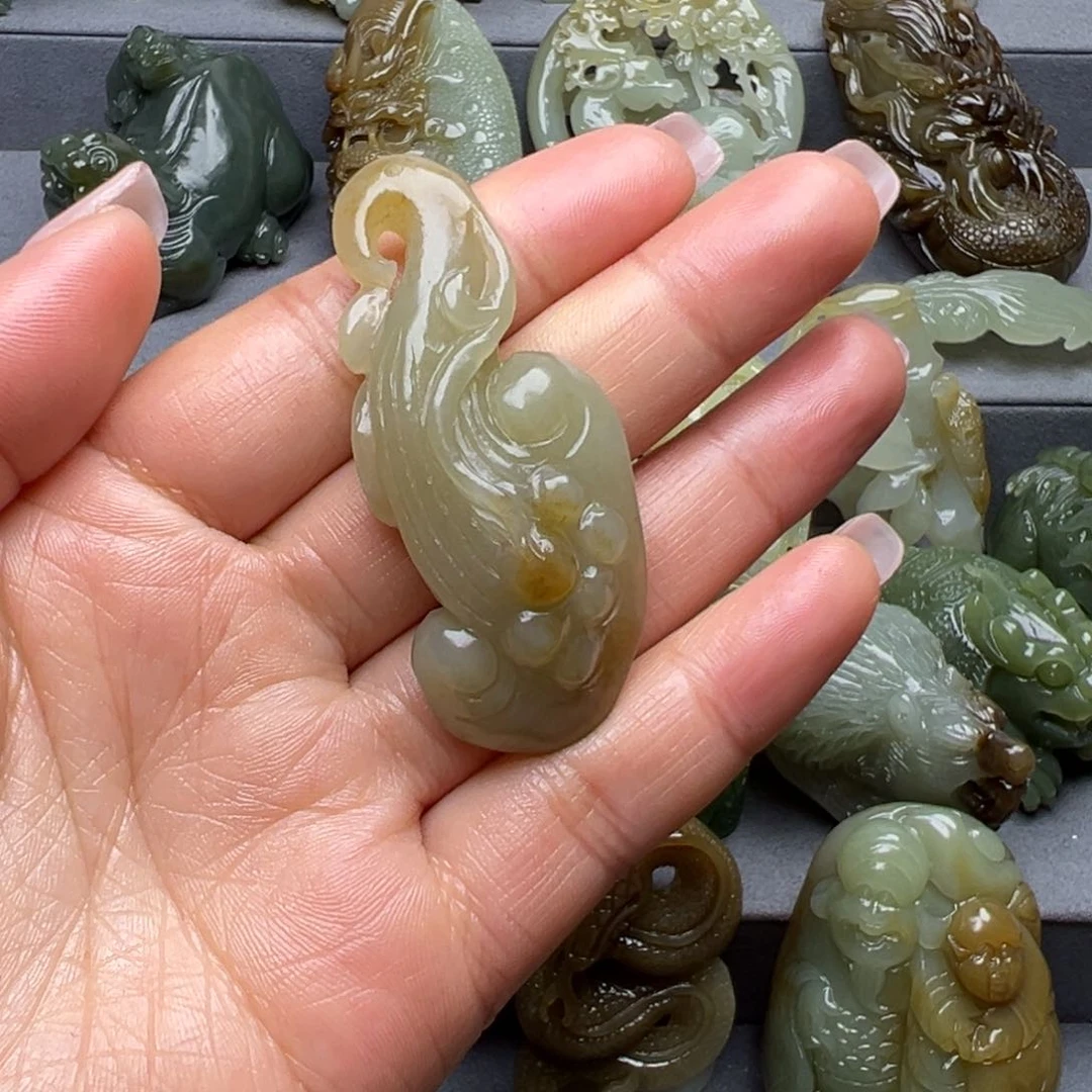 和田玉颈饰未镶嵌