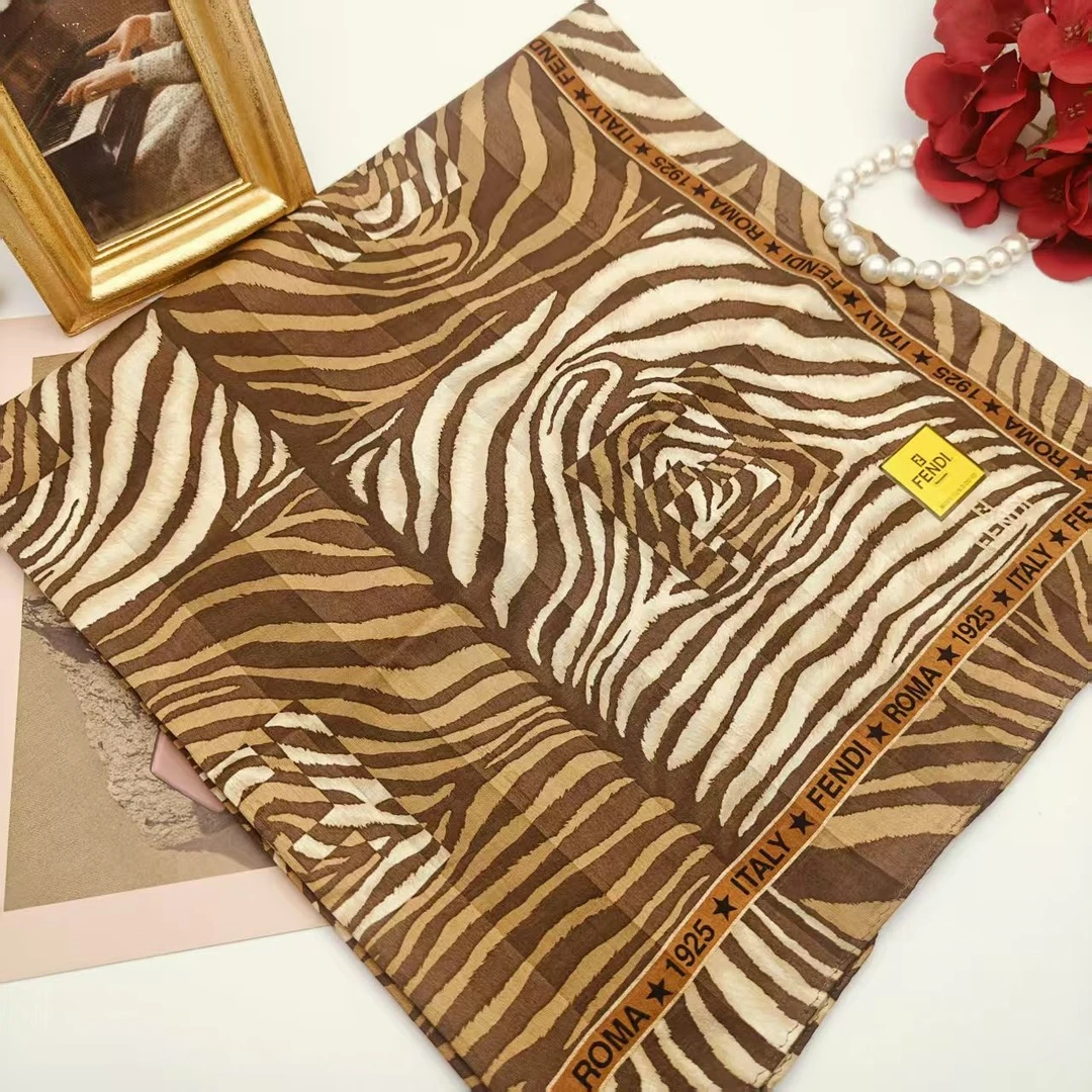 99新 FENDI/芬迪 海囤/芬迪/丝巾/xh93712