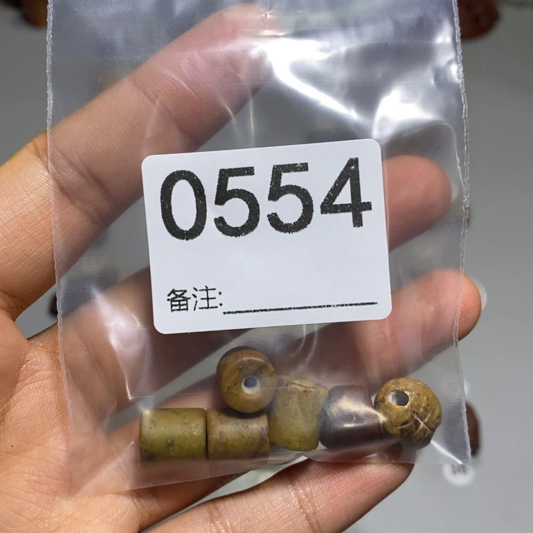 颈饰未镶嵌透闪石质玉L*x
