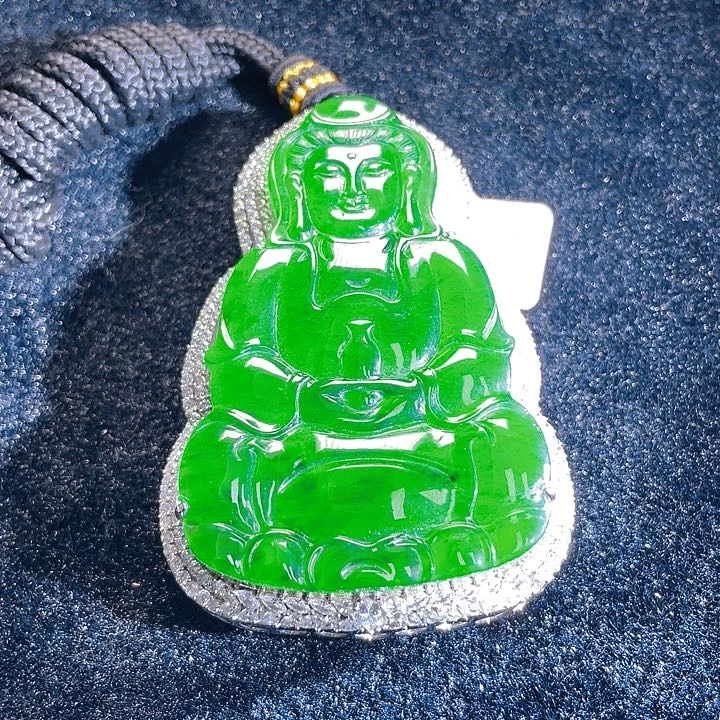 翡翠颈饰未镶嵌67，