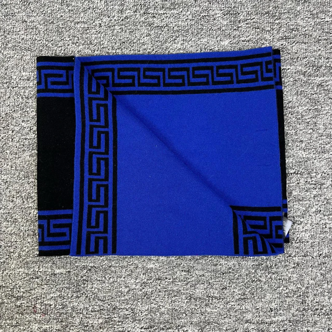 99新 VERSACE/范思哲 联名hm双面提花羊绒围巾/全新闲置/11864