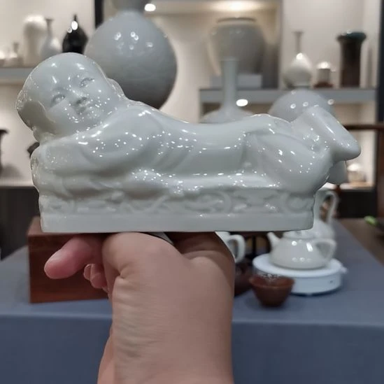定瓷孩儿枕17.5CM