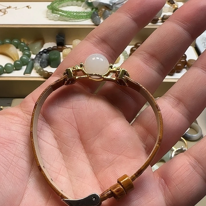 和田玉（糖玉）未镶嵌颈饰