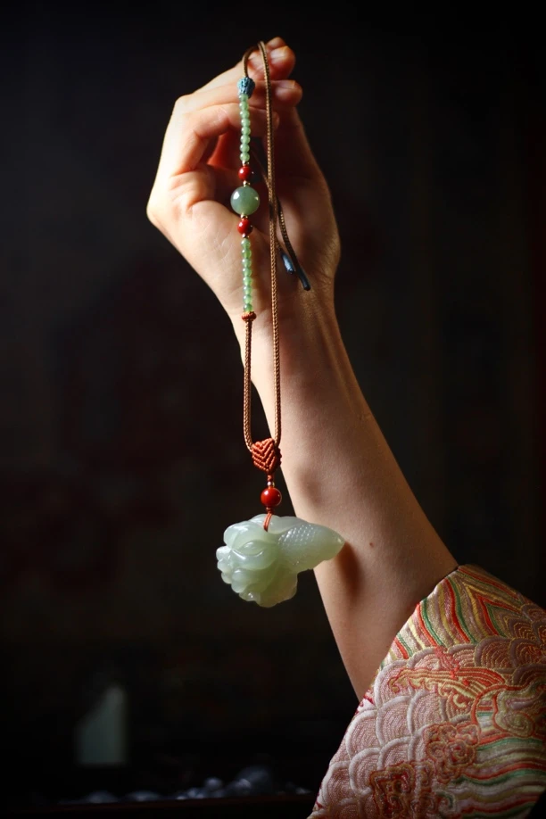 和田玉青海斗鱼原创设计素雅江南挂脖高端气质