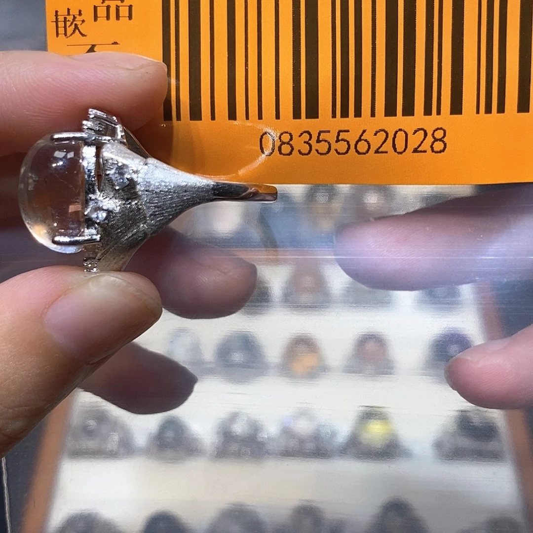 羊***羊银S925镶嵌戒指水晶