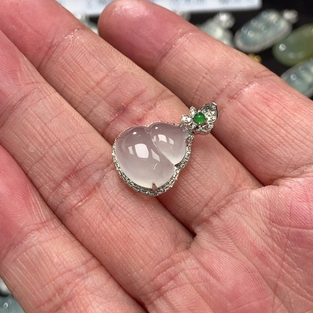 吊坠(不含链)18K金镶嵌翡翠葫芦