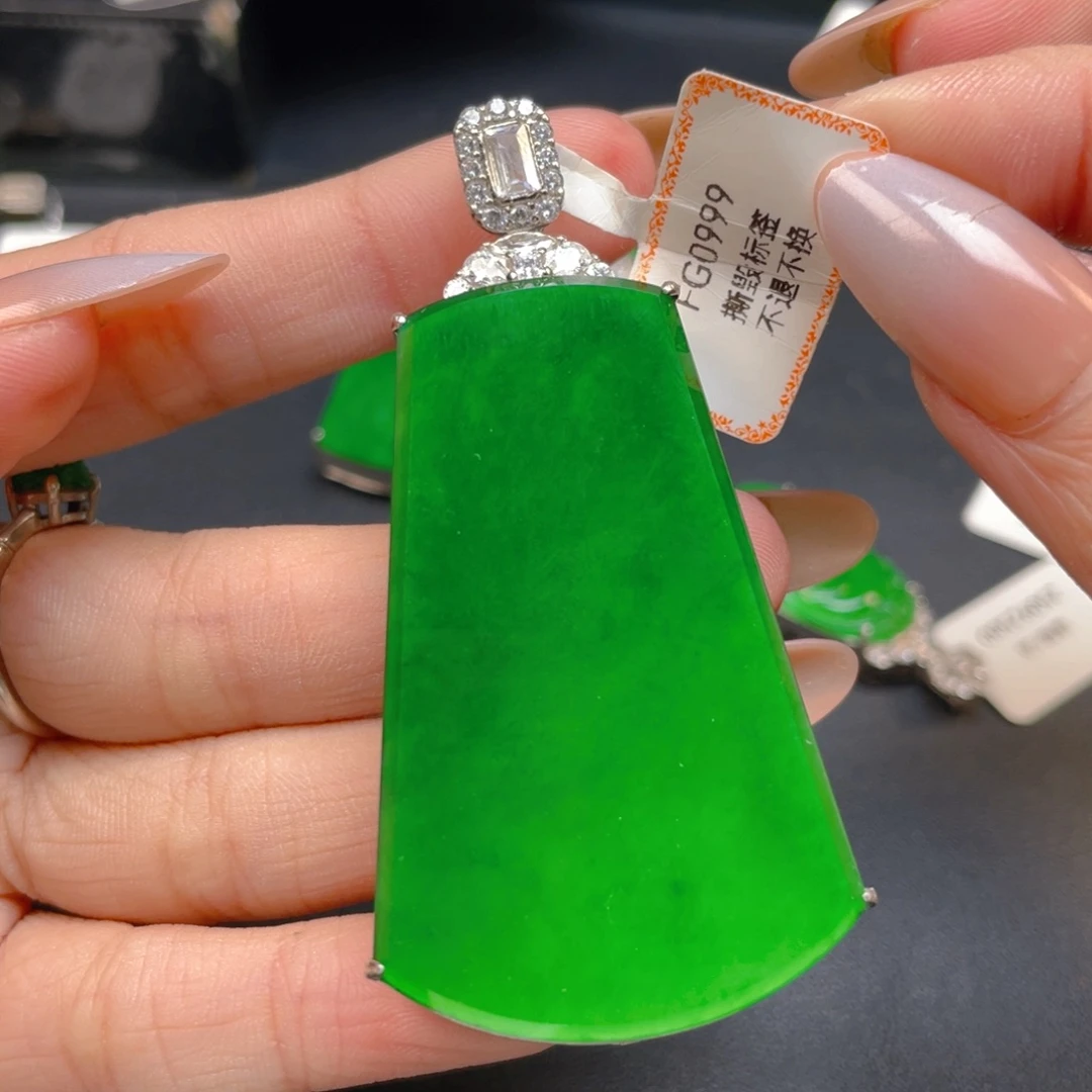 【闪购商品】颈饰银S925镶嵌翡翠翡翠