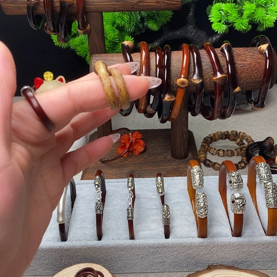 叾***、木质非金属鸡血藤