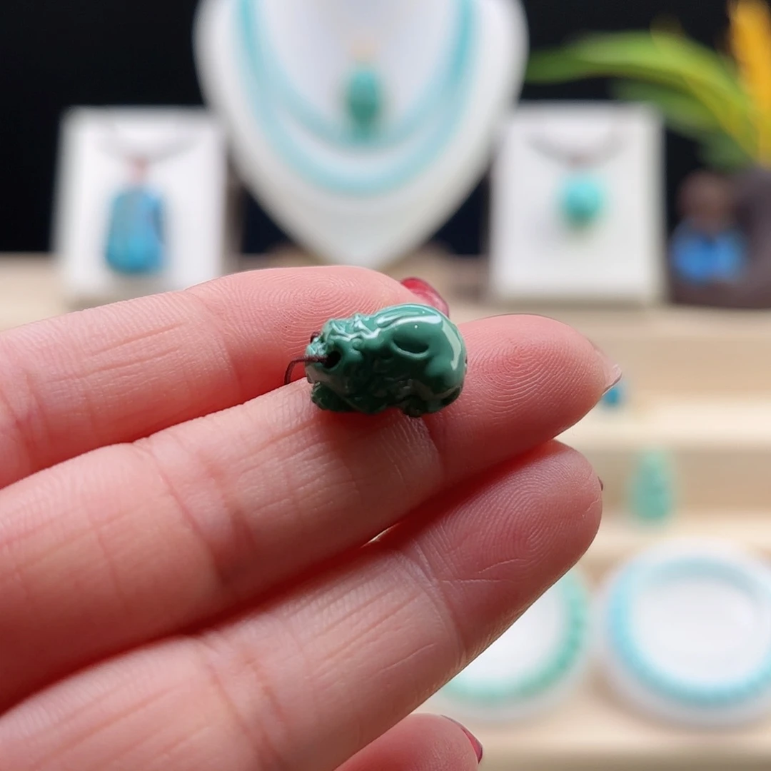 绿松石配饰未镶嵌