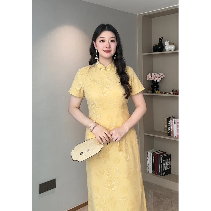 明黄色正肩旗袍女胖mm新中式国风温婉气质显瘦高级感中长款连衣裙