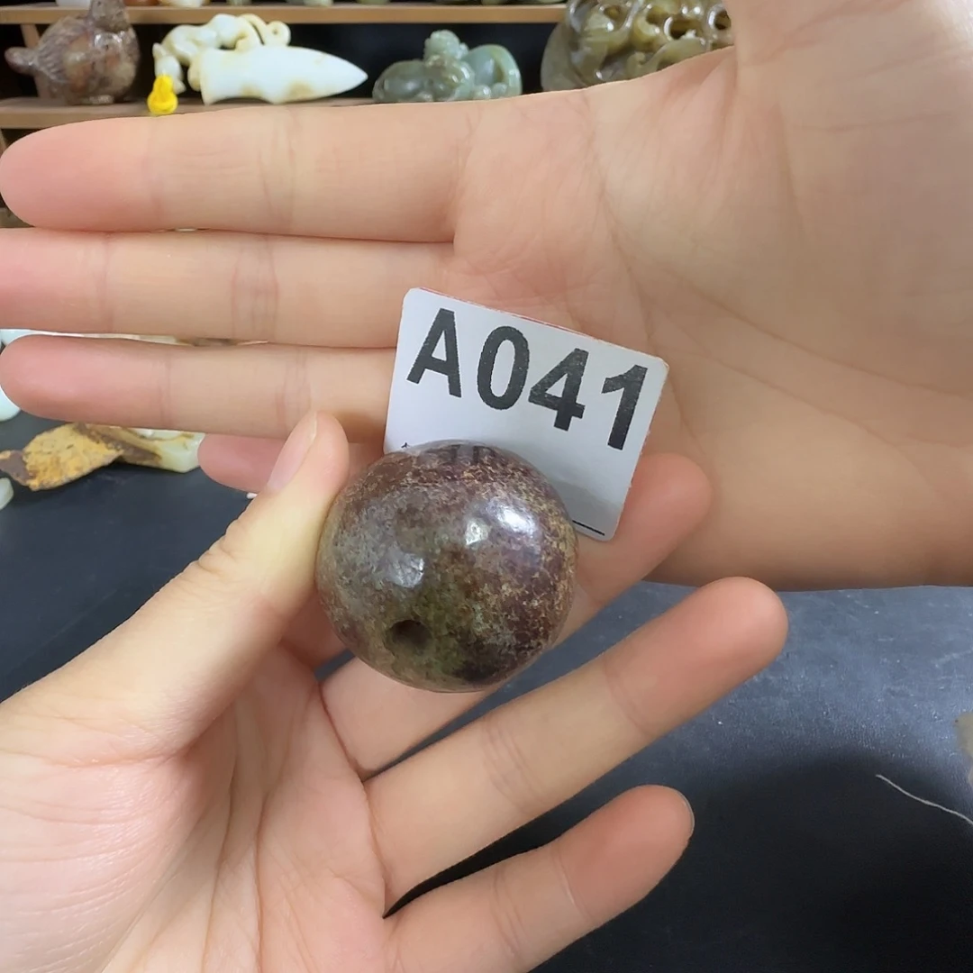 透闪石质玉未镶嵌挂件