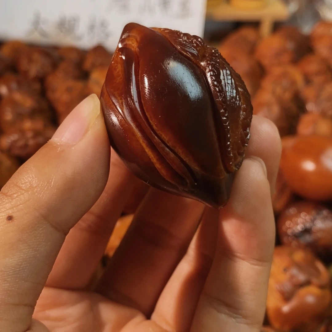 橄榄核把件生命三面玉化