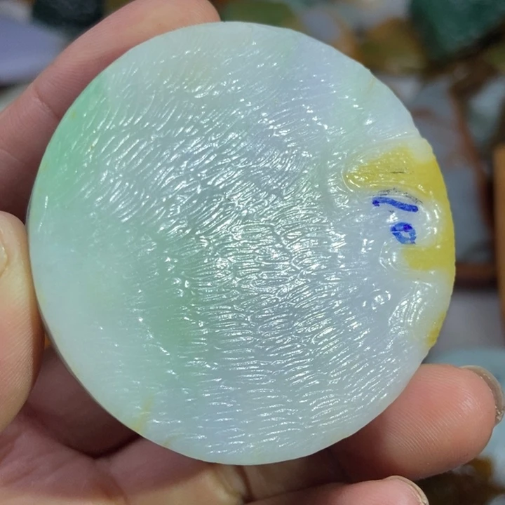 翡翠未镶嵌颈饰缅甸