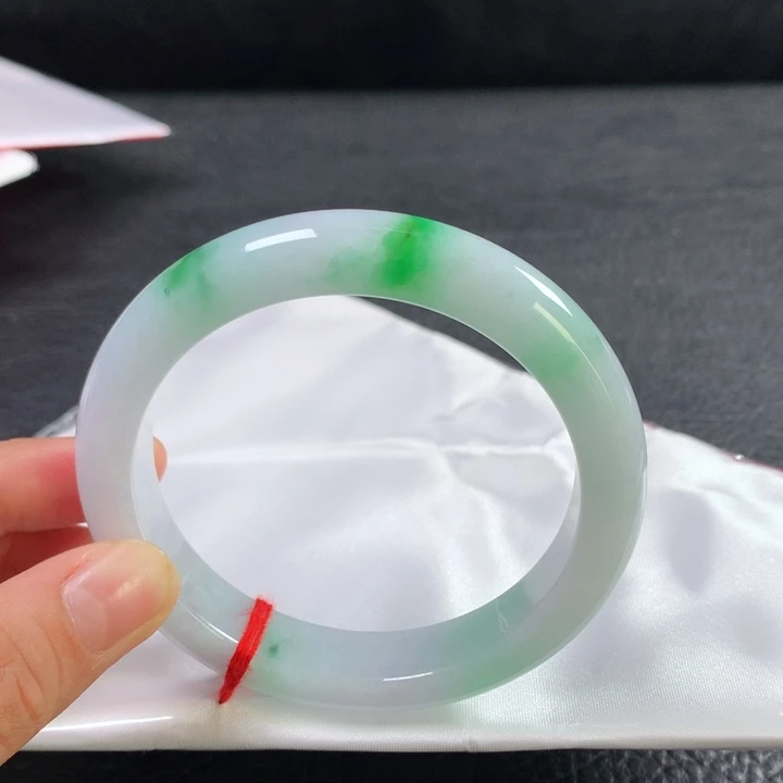 翡翠未镶嵌手镯61圈