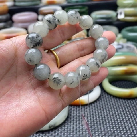 石英岩玉未镶嵌手镯