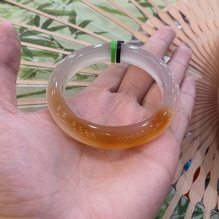 玛瑙/玉髓手镯未镶嵌