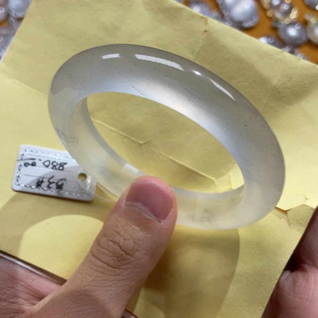 石英质玉未镶嵌颈饰53圈口飘花手镯