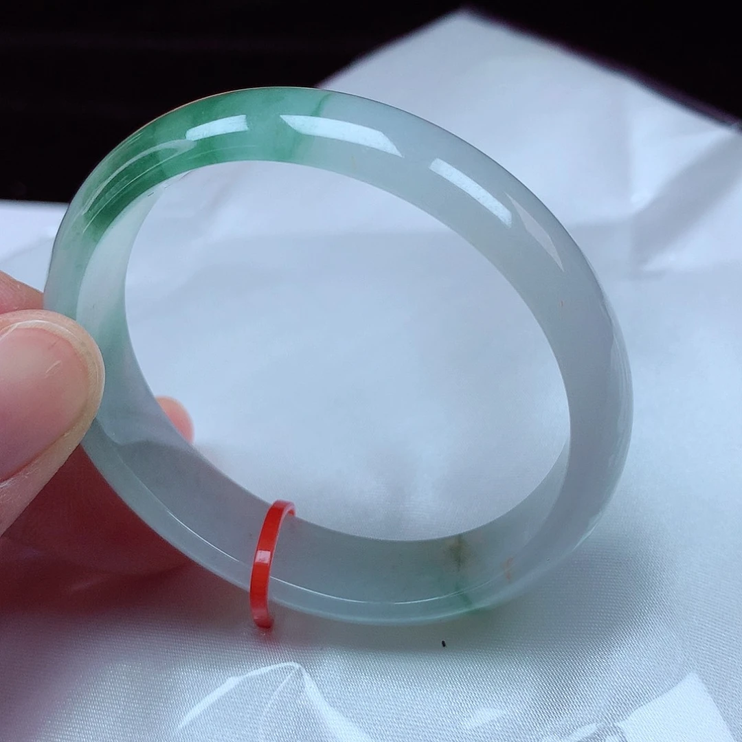 翡翠手镯（贵妃镯）未镶嵌51-52圈