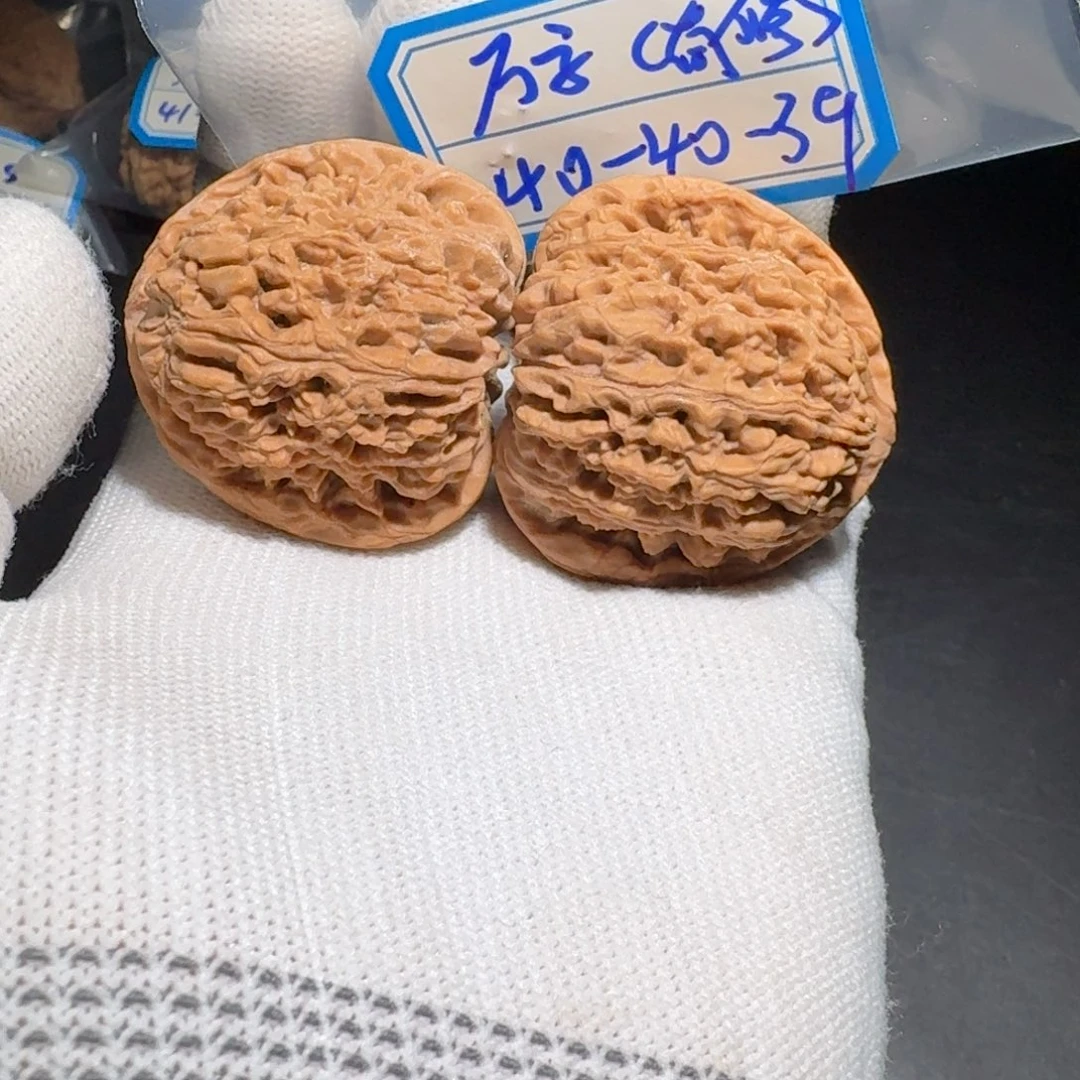 文玩核桃把件21号万字有修