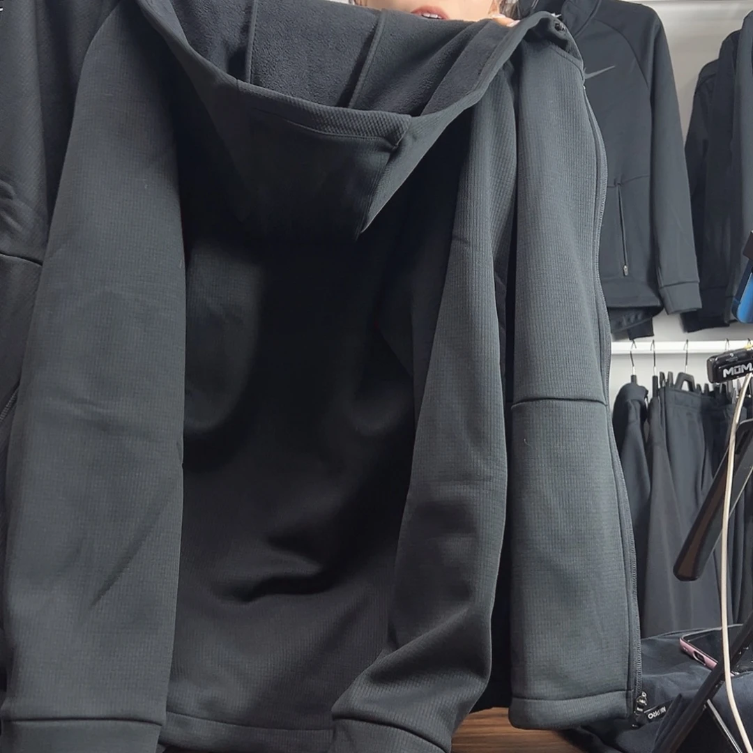 2125黑色外套带帽M码110-130斤不退换