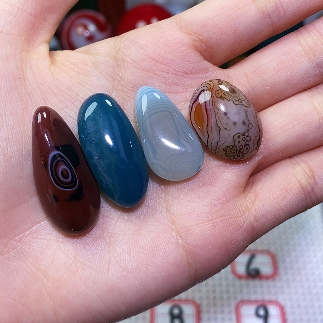 兴***兴玛瑙/玉髓未镶嵌珠宝奇石