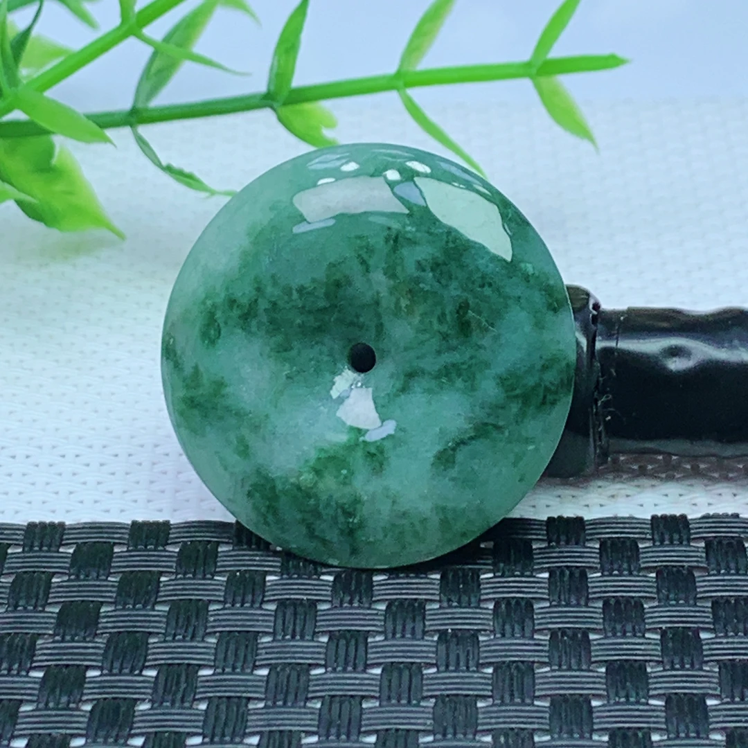 缅甸天然A货翡翠 飘彩平安扣吊坠 尺寸；32.8*6.6mm